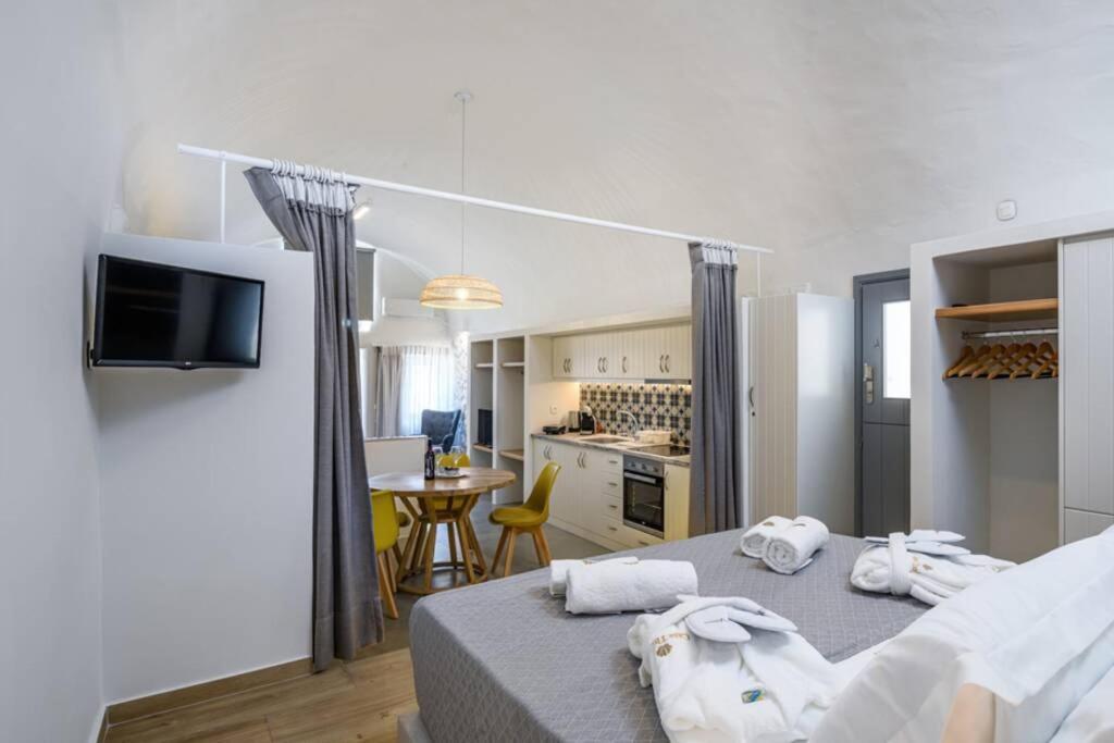 Casa Tholari Al Mare Villa Pera Gyalos ภายนอก รูปภาพ