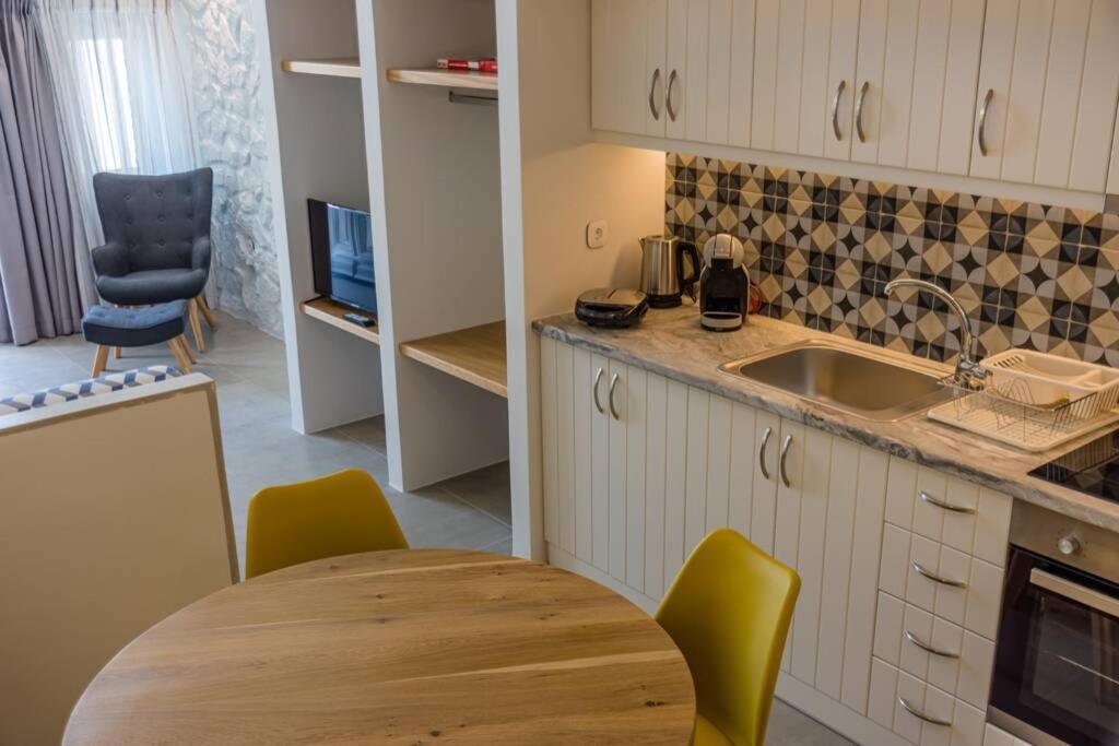 Casa Tholari Al Mare Villa Pera Gyalos ภายนอก รูปภาพ